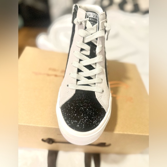 Brand new Vintage Havana dormy star high top sneakers. Size 8,*Never been worn* - Picture 5 of 6